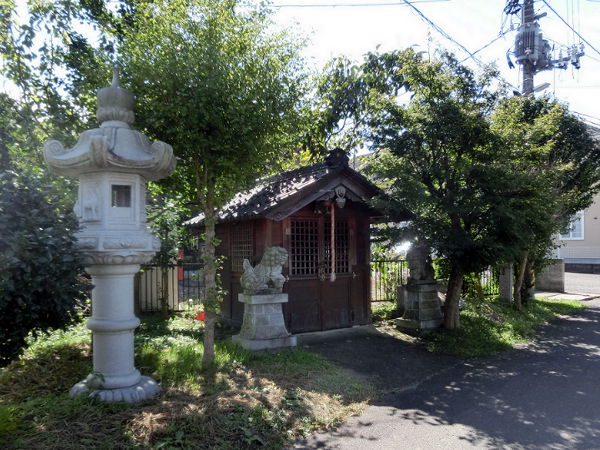 （写真１）猫神社の全景。