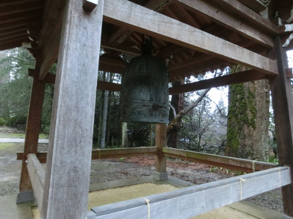 （写真８）朝日山上日寺・新しい鐘楼