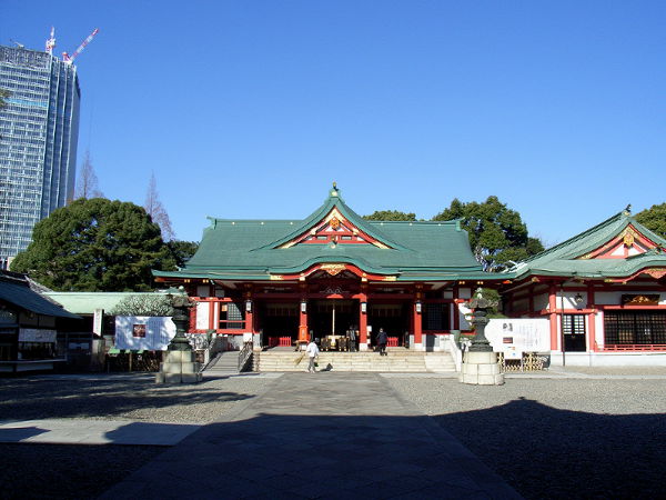 （写真１）日枝神社の拝殿
