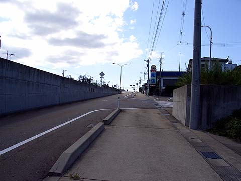 （写真３）県道５８号線の途中
